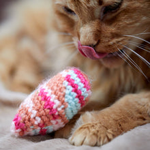 Load image into Gallery viewer, Pink Heart Cat Toy

